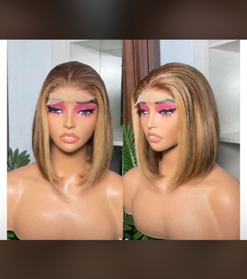 Blonde Bob Wig with Natural Highlights and Side Part