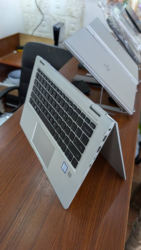 HP elitebook 1030 G2 Intel core i5  7th generation  1