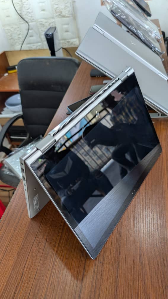 HP elitebook 1030 G2 Intel core i5  7th generation 