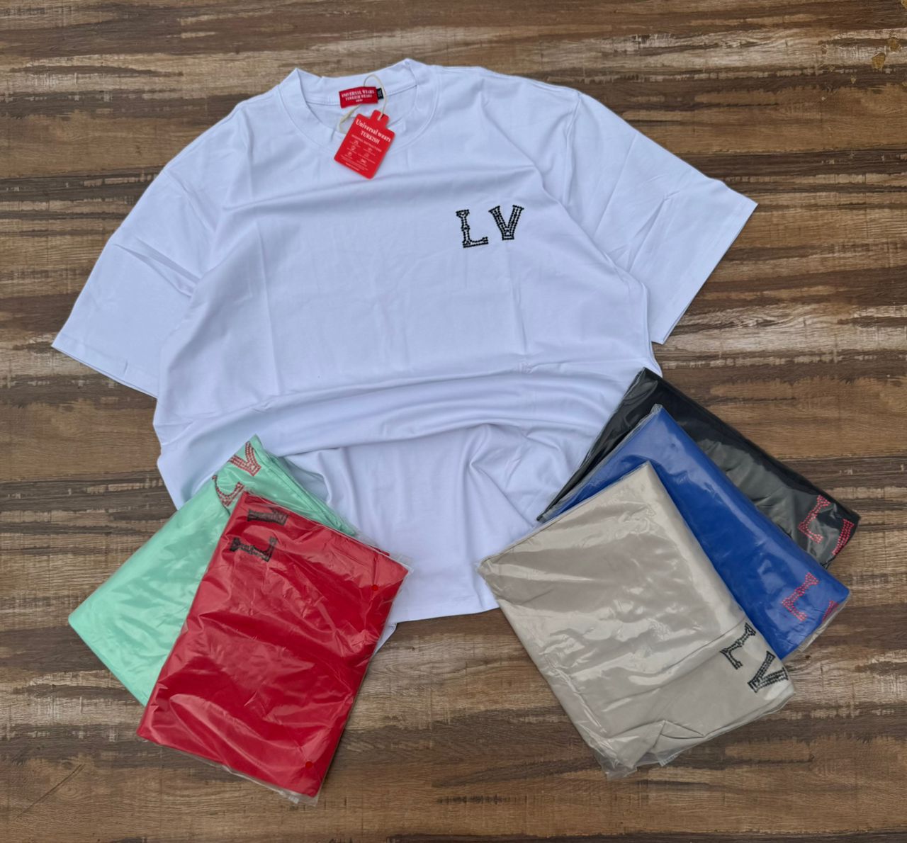 LOUIS VUITTON T-Shirt with "LV" Embroidery