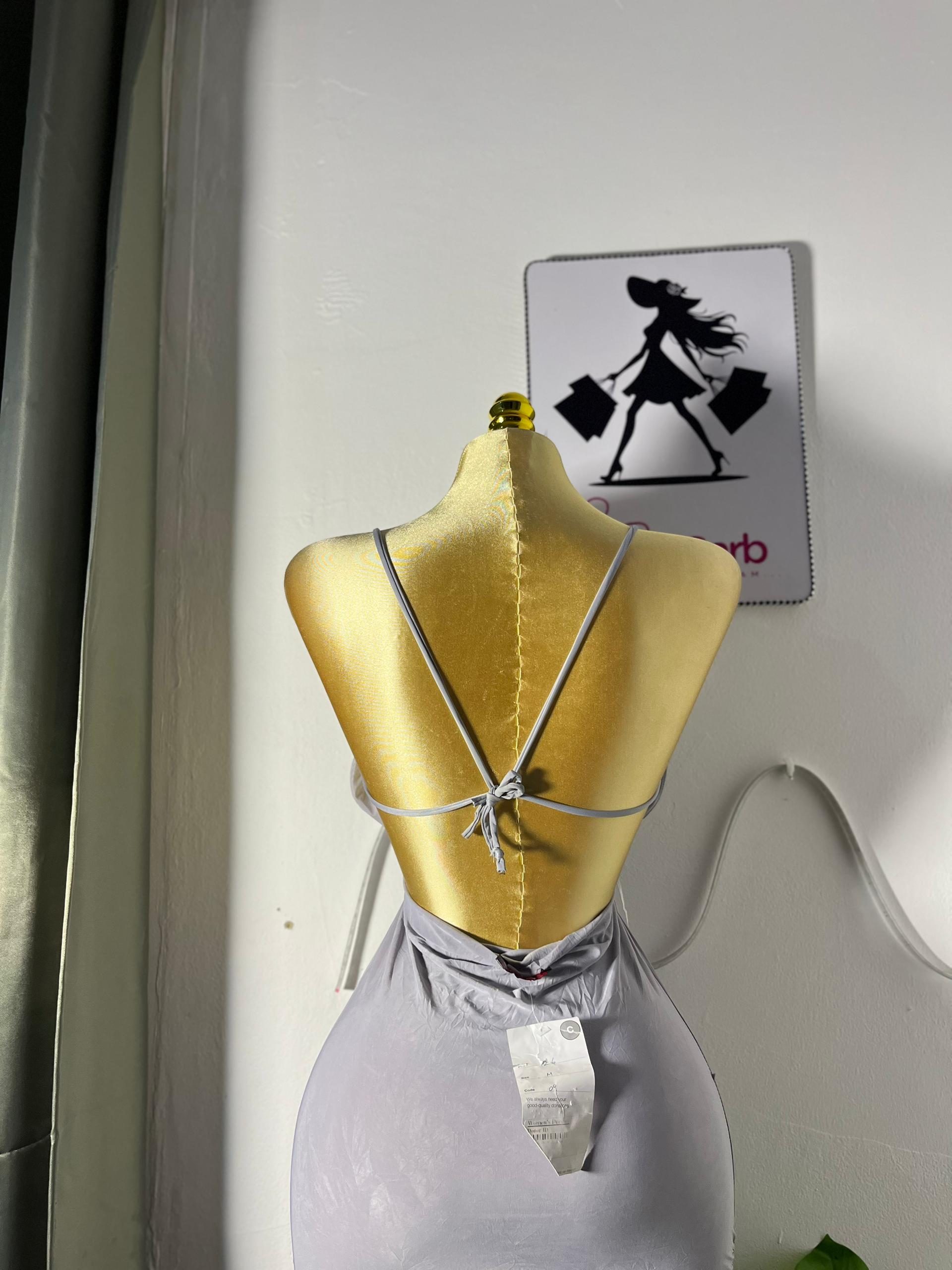 Attractive Light Gray Sleeveless Dress with Ruched Detail 1