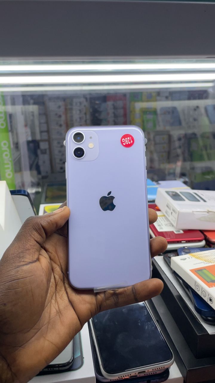 iPhone 11 128GB Unsealed.  1