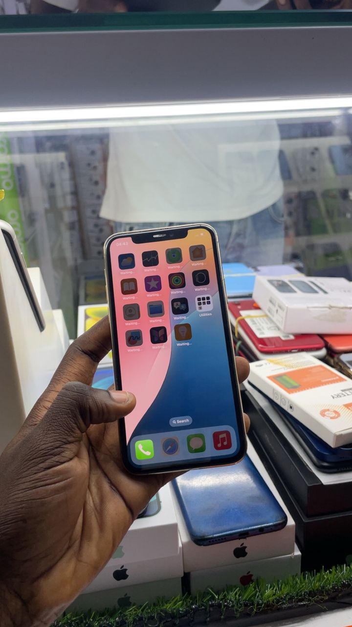 iPhone 11 Pro 64GB Unsealed.  2