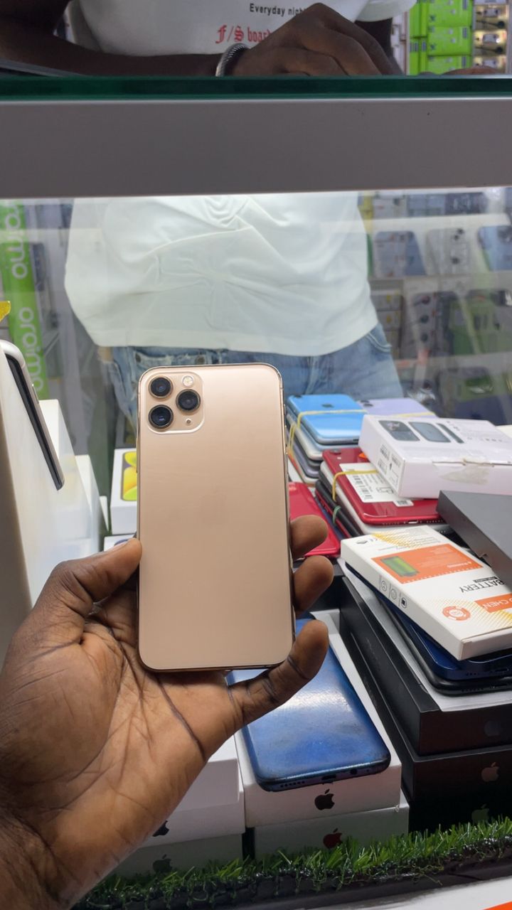 iPhone 11 Pro 64GB Unsealed.  1