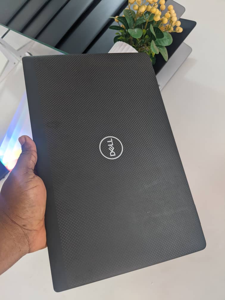 DELL LATITUDE 7430* Intel®️ Core™️ i7 Processor  12TH GENERATION  1