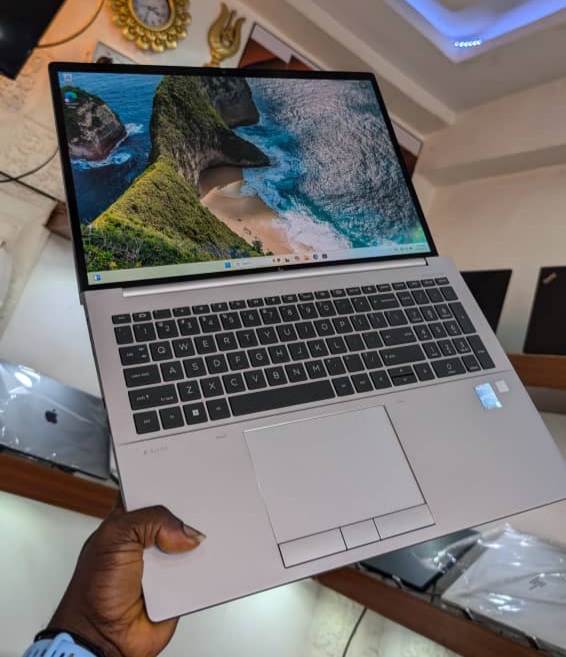 HP Zbook Fury 16 G9 16" Highlights 2.0 GHz Intel Core i7 16-Core (12th Gen) 2