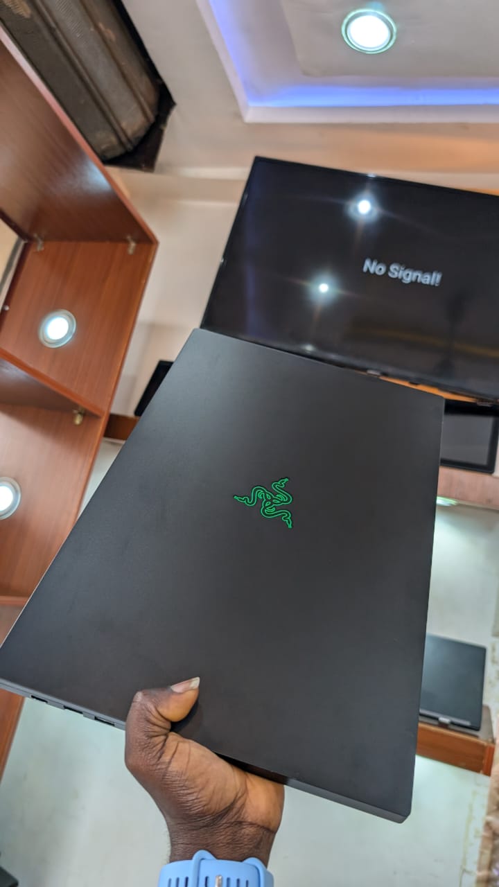 RAZER BLADE Intel i7-12800H processor,16GB RAM; 1TB PCIE GEN4  3