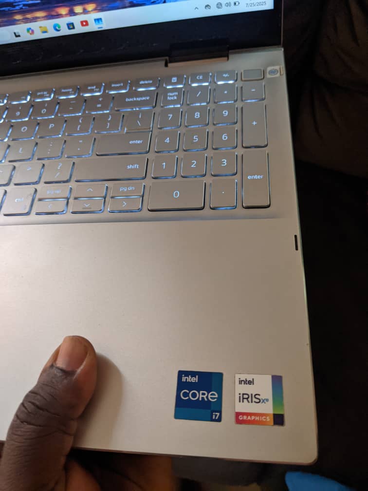 Dell Inspiron 7506* Intel®️ Core™️ i7-1165G7  11TH GEN,  512GB SSD  3