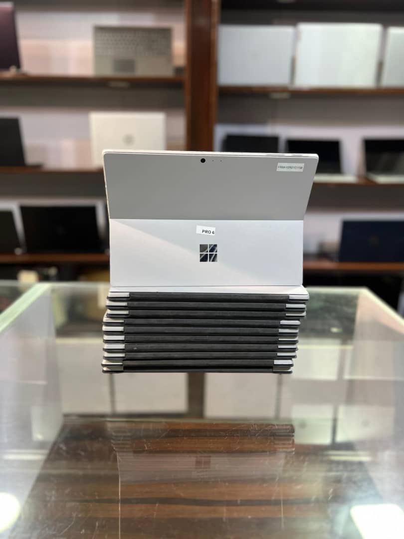 Microsoft surface Pro  Intel core i5 7th generation  256GB SSD  2