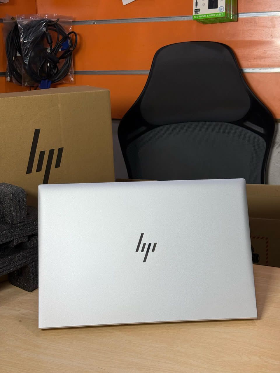 HP ELITEBOOK 840 G8* 11TH GENERATION 256GB SSD  2