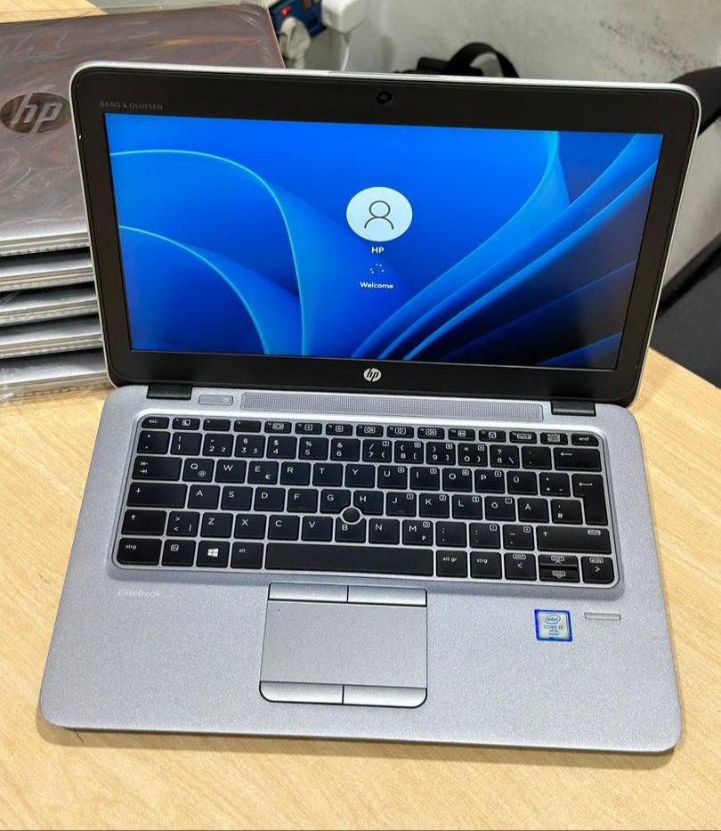 HP EliteBook 820 G3* Intel® Core™ i5 Processor  6TH GENERATION 256GB SSD 