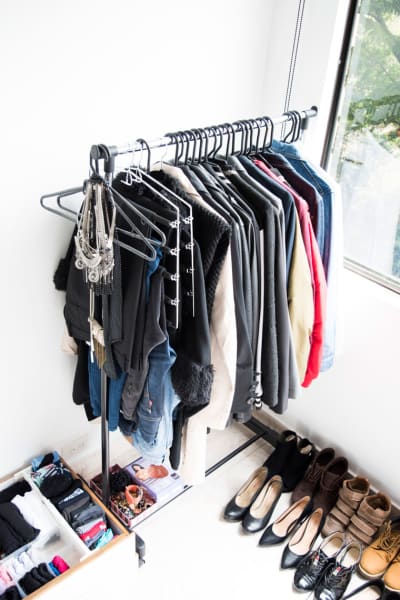 Closet decluttering - Ready the space