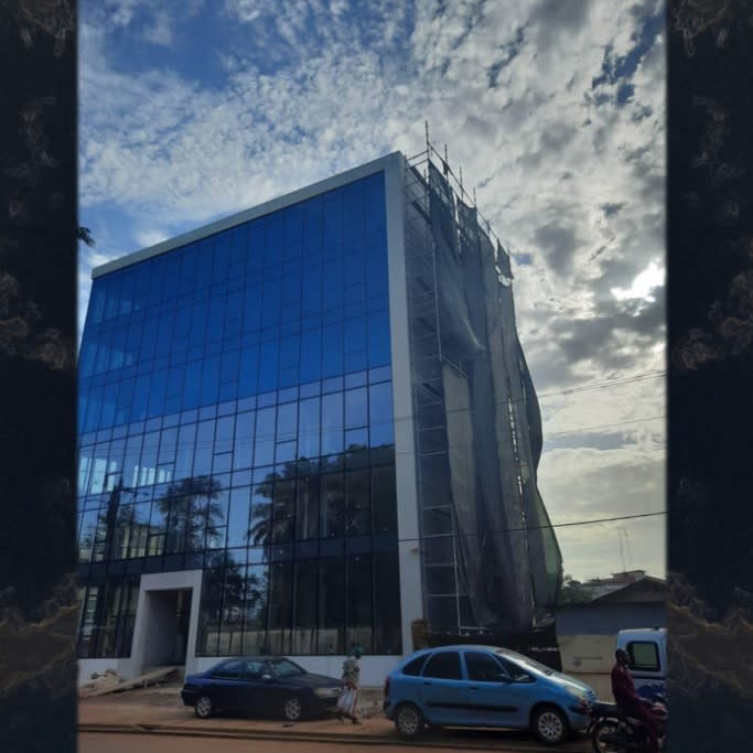 Office Building Aluminium Composite And Glass Facade Project