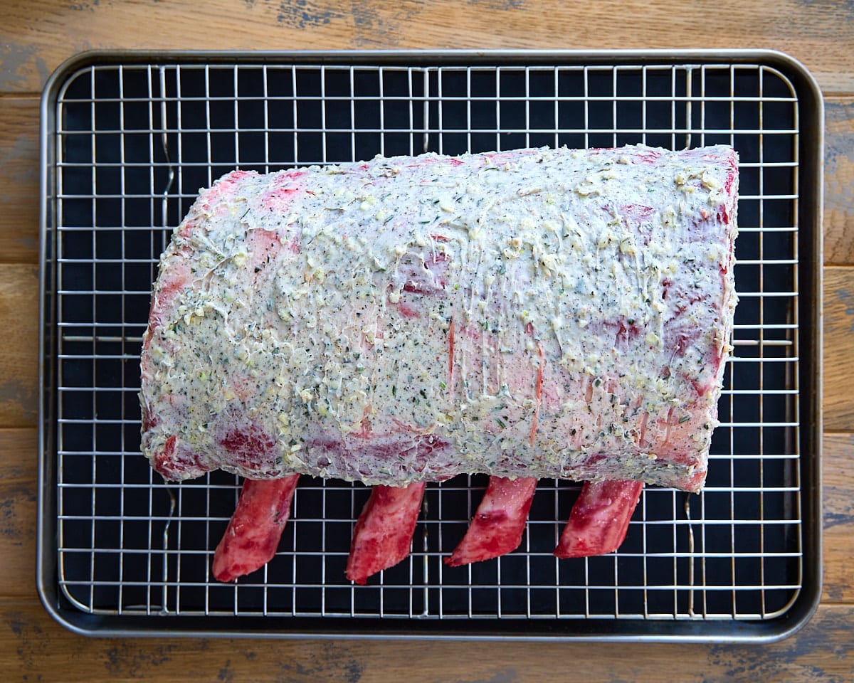 Spread herb mixture over prime rib
