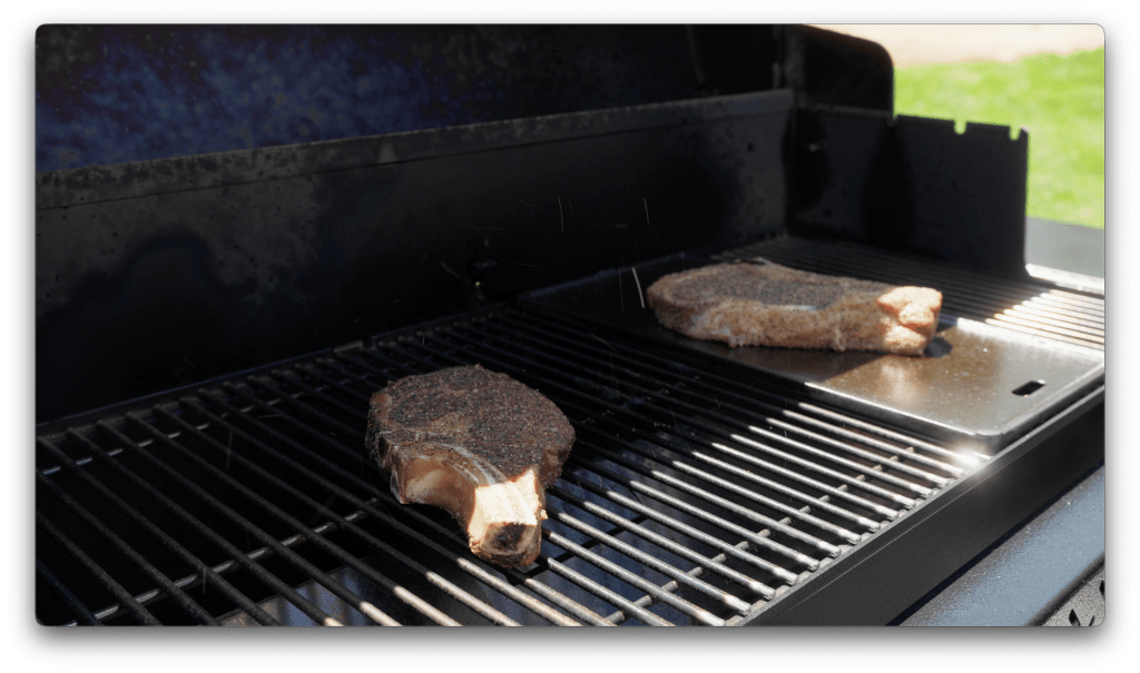 Ribeye steak sear test on the Weber Searwood XL 600 and Traeger Ironwood XL