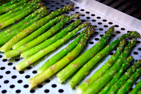 Grilled Asparagus With Parmesan Cheese & Lemon