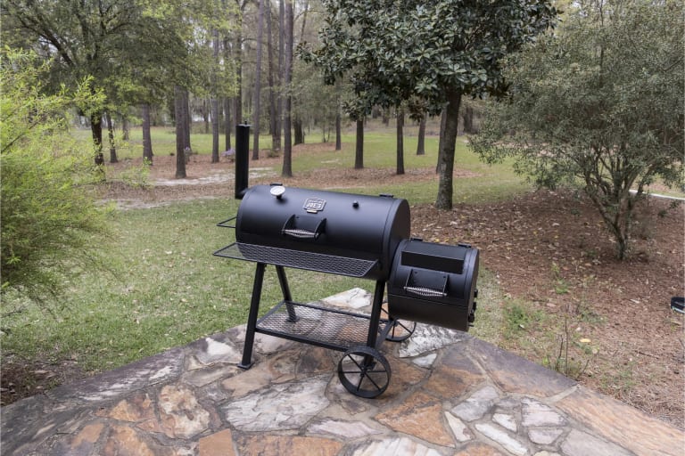 Oklahoma Joe's Highland Offset Smoker Review