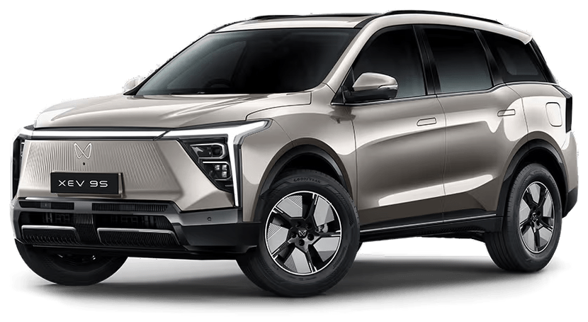 Mahindra XEV 9S in Desert Myst, front three-quarter view
