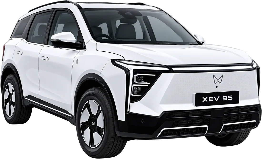 Mahindra XEV 9S in white, front three-quarter view