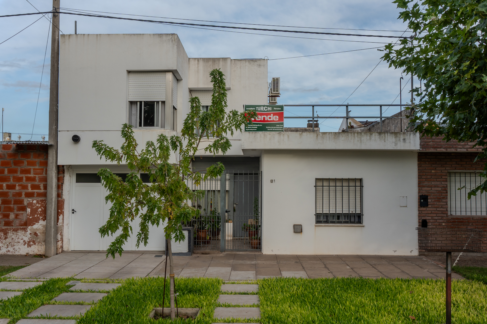 Casa amplia en Avenida Moreno — Espacio y comodidad en el Centro