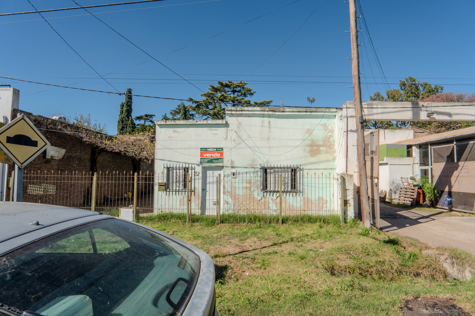 Casa sobre Avenida Fortín Mercedes — Buen terreno con servicios completos