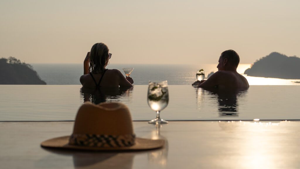 7 Nights/8 Days Luxury: Volcanic Coffee Trail, Cloud Rainforest, Sun & Beach Experience