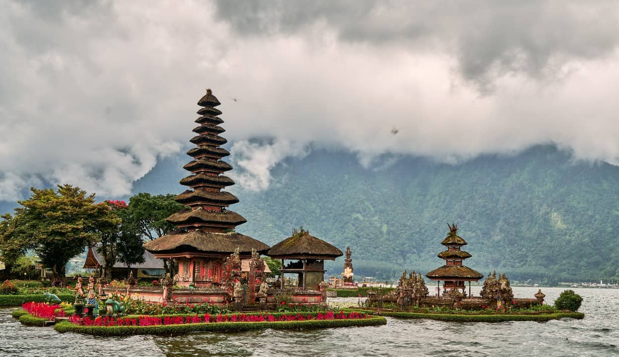 Embark on a Serene Journey to Ulun Danu Bratan Temple: A Haven of Beauty and Spirituality