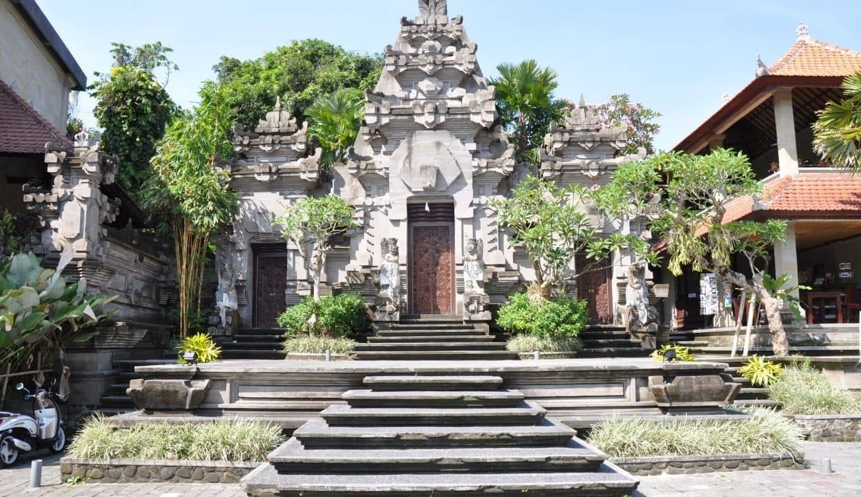 Discover the Essence of Balinese Culture at Puri Lukisan Art Sanctuary