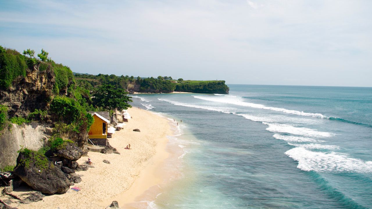 Balangan Beach – Your Coastal Retreat Awaits!