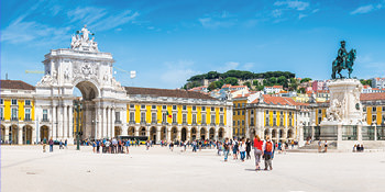 Save 10%* <br>on 2020 Europe tours<br>with Topdeck<br><br> Expires December 15, 2019
