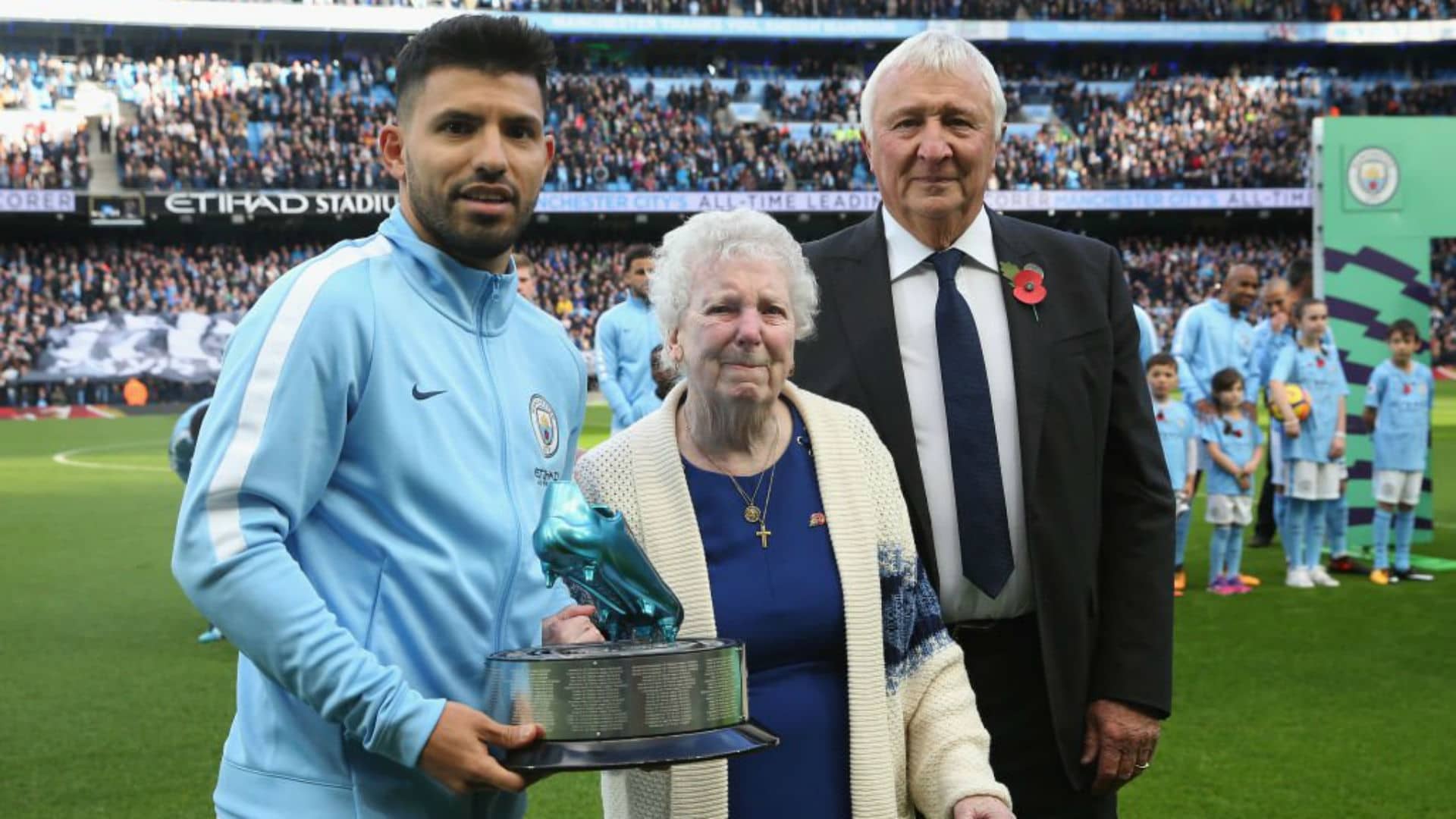 Sergio Aguero with parents