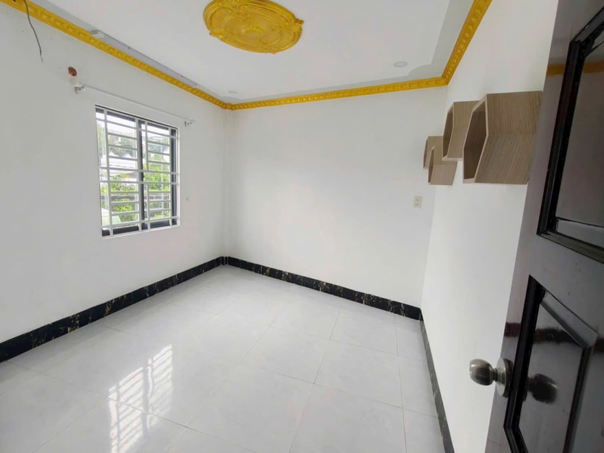 Cho thuê nhà 1 trệt 1 lầu hẻm LT 5-6 Nguyễn Văn Linh - 5,5 Triệu/Tháng