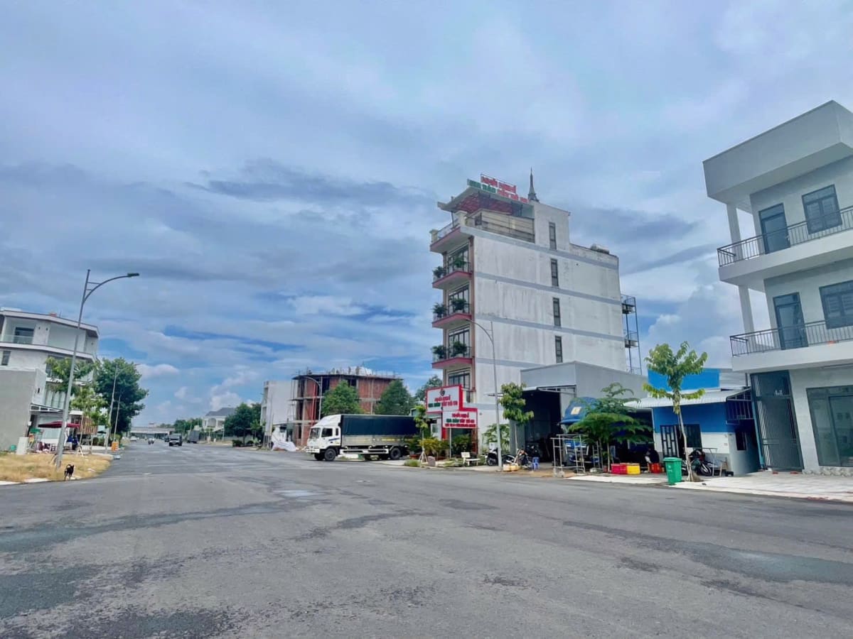 Bán nền đường số 1 KDC Hồng Loan 5C - 100m² - 5.xx Tỷ