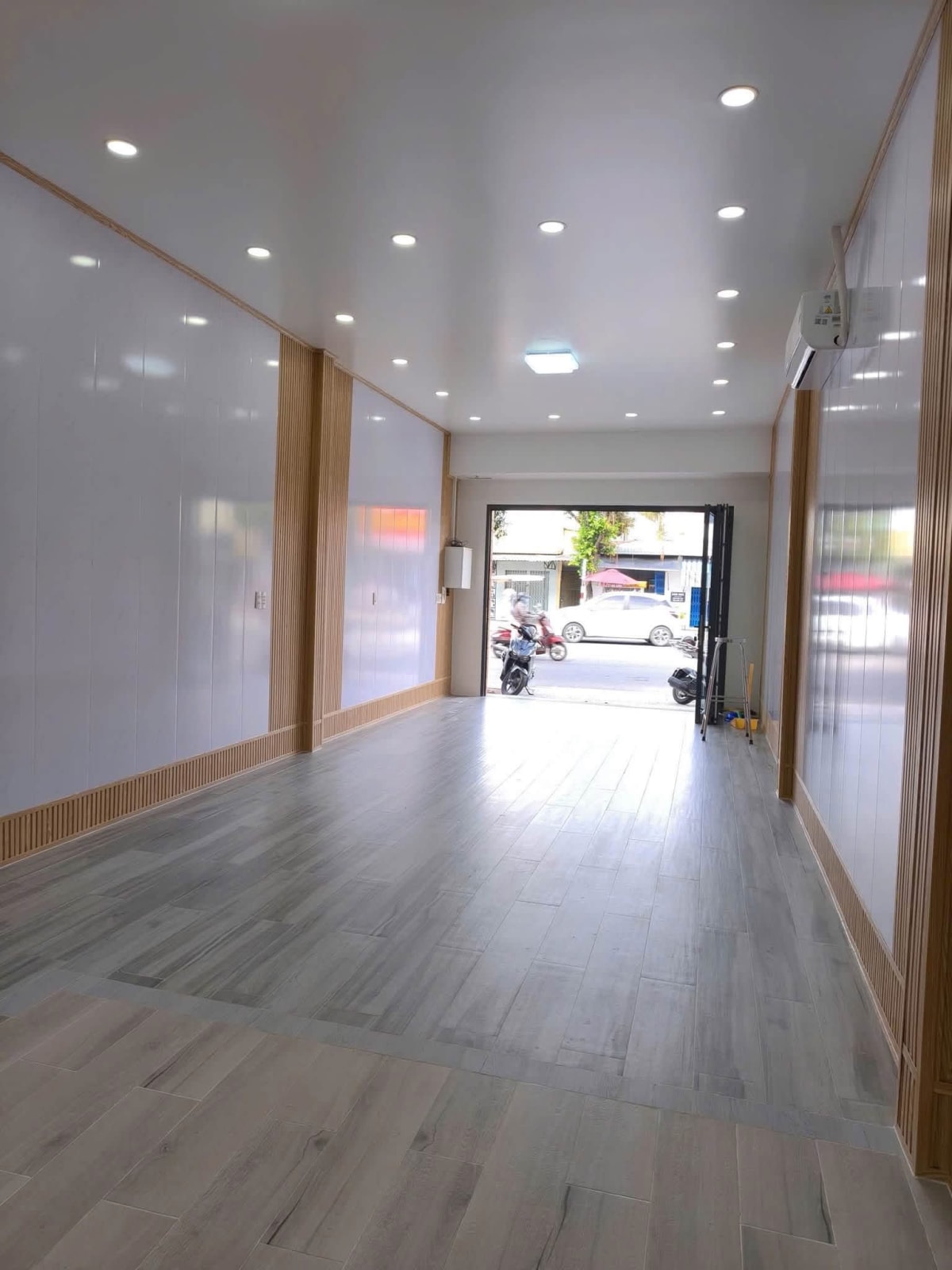Bán nhà mặt tiền Nguyễn Trung Trực, Rạch Giá - 96m² - 3.85 Tỷ