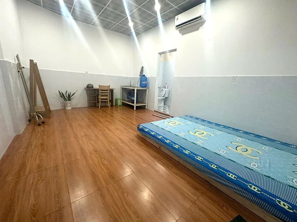 Cho thuê phòng trọ đường Nguyễn Trãi, gần Vincom Hùng Vương - 2.5 Triệu/Tháng