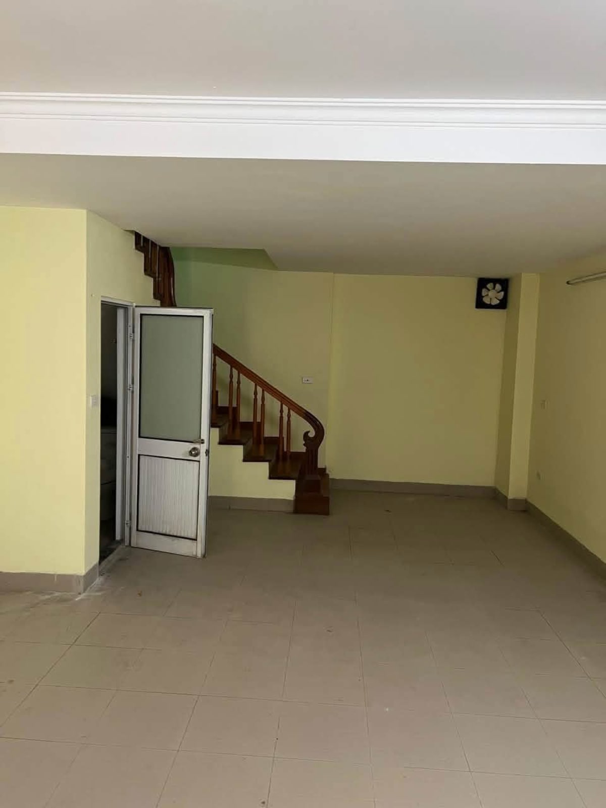 Cho thuê nhà 4.5 tầng Hoàng Công Chất - 15 Triệu/Tháng