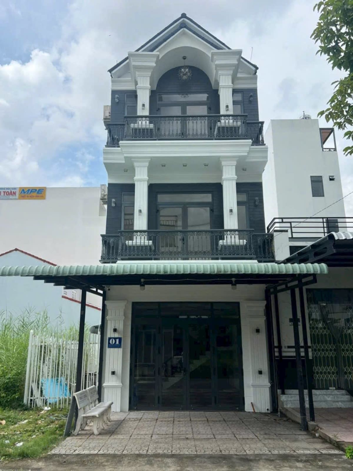 Bán nhà 1 trệt 2 lầu đường D4 KDC Hồng Loan - 70m² - 4.599 Tỷ