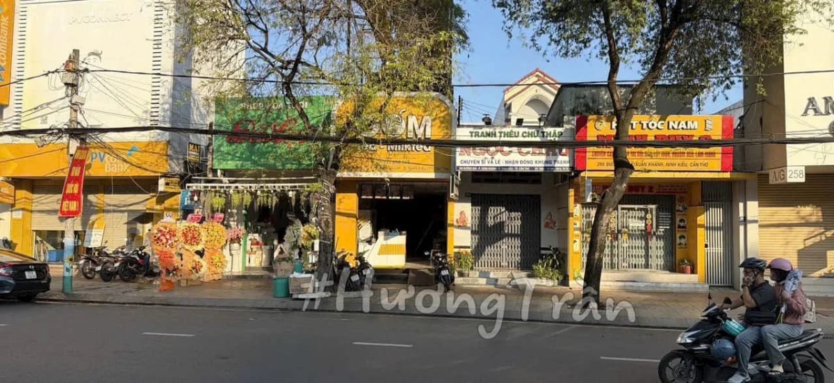 Cho thuê nhà 2 tầng mặt tiền đường 30/4, Ninh Kiều - 20 triệu/tháng
