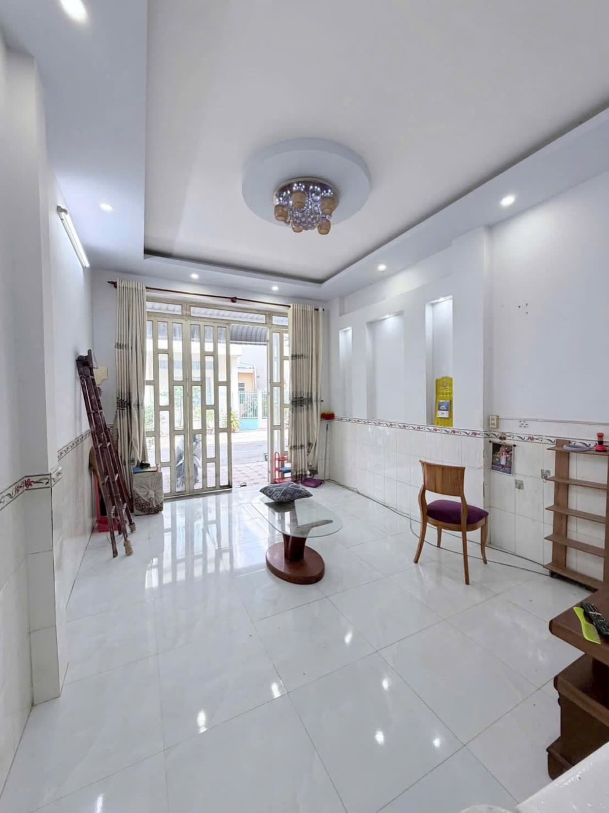 Cho thuê nhà 1 trệt 1 lầu KDC Thới Nhựt 1, Tân An - 7.5 triệu/tháng