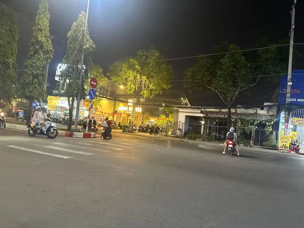 Cho thuê mặt bằng Nguyễn Văn Cừ nối dài - 500m² - 90 Triệu/Tháng