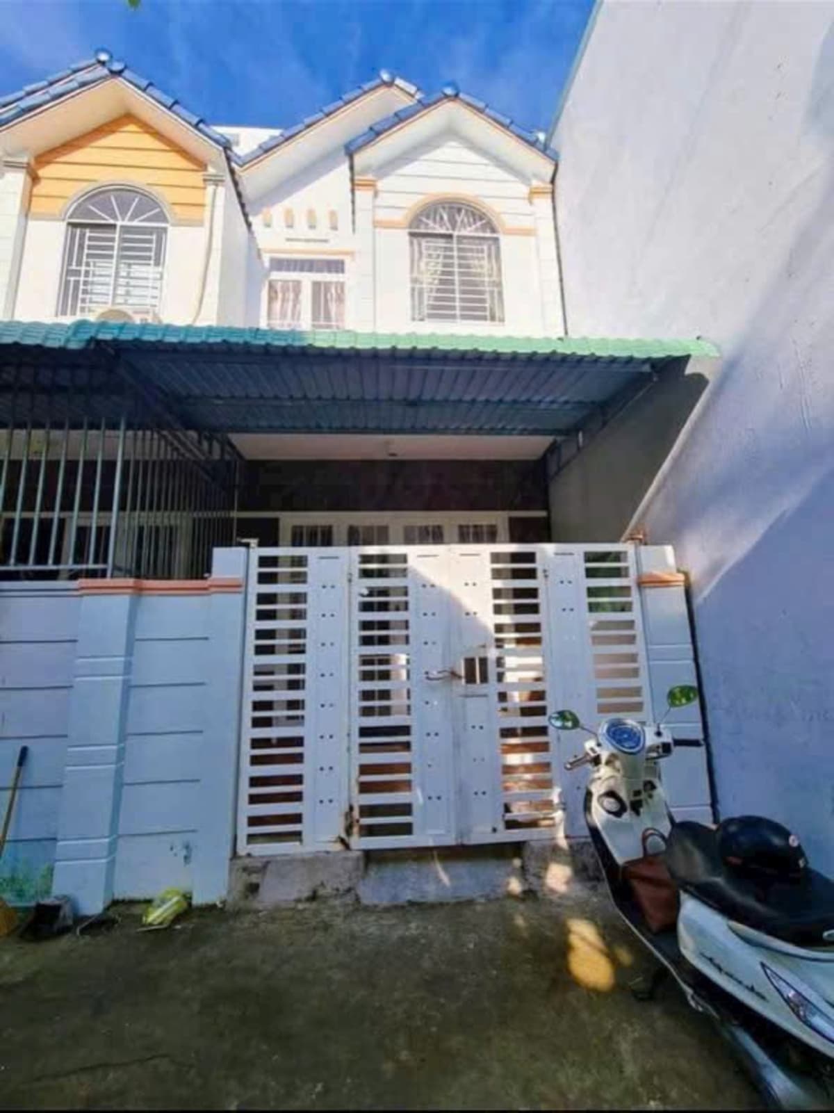 Cho thuê nhà trệt lầu 2 phòng ngủ hẻm 135 Đồng Văn Cống - 5.5 triệu/tháng