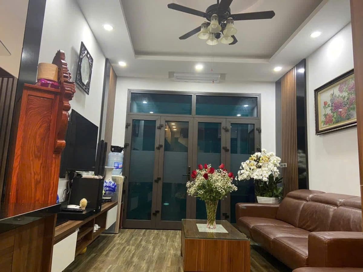 Cho thuê nhà 35m² 5 tầng tại Nguyễn Khoái, Hai Bà Trưng - 15 triệu/tháng