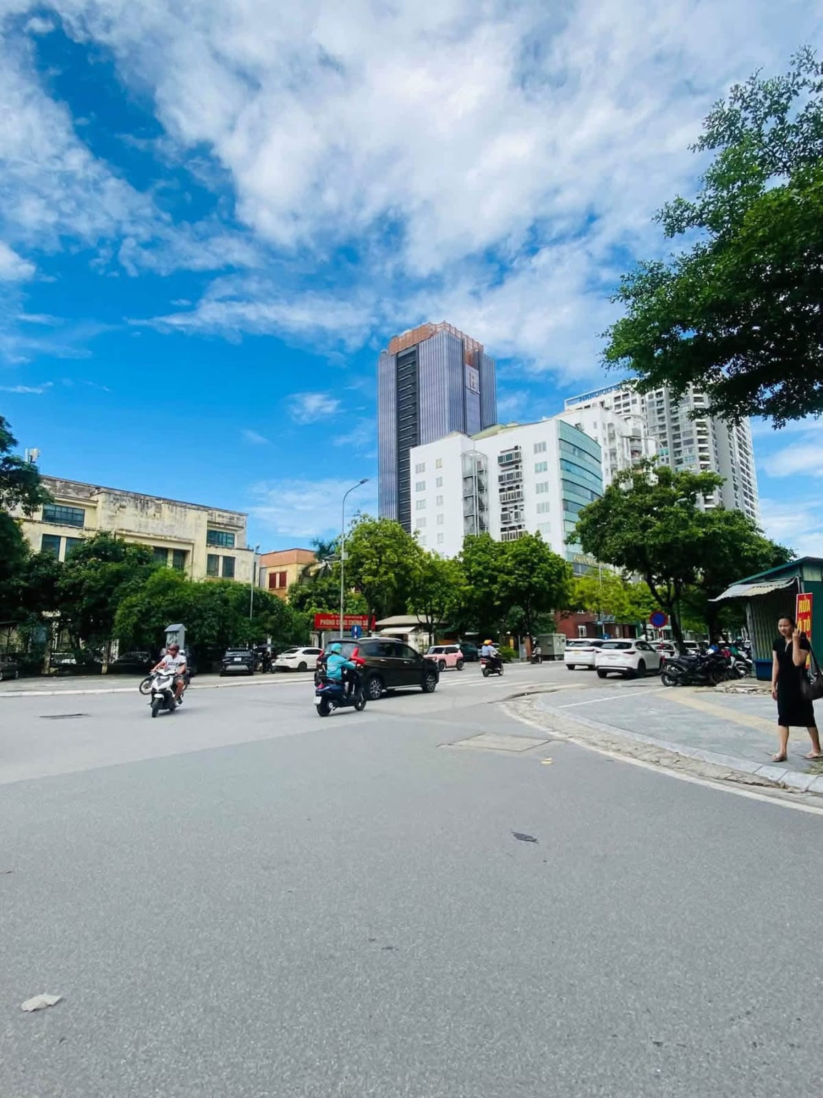 Cho thuê mặt bằng kinh doanh 250m² mặt phố Duy Tân, Cầu Giấy - 50 triệu/tháng