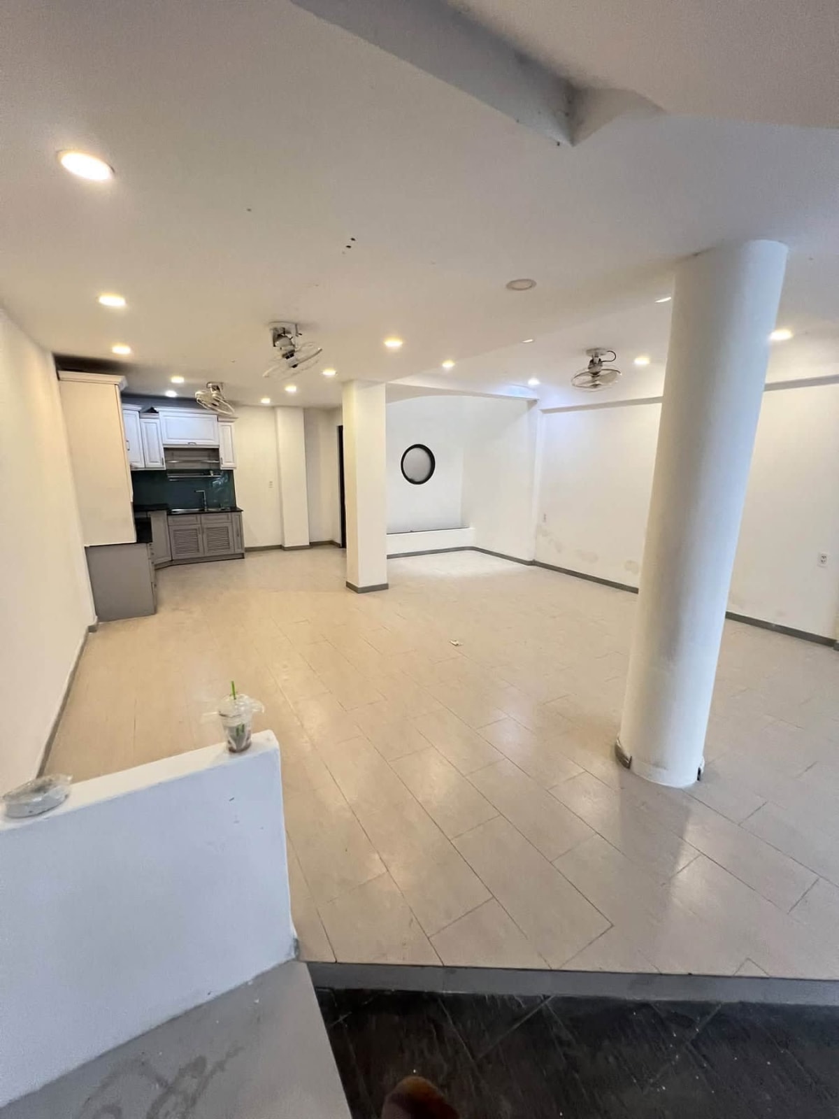Cho thuê nhà mặt tiền đường Lạc Long Quân, Tân Bình - 84m² - 21 Triệu