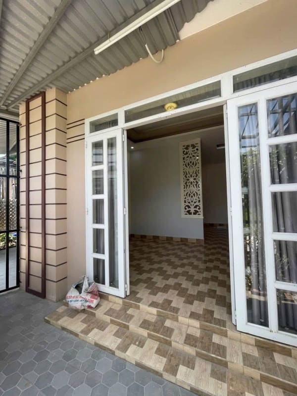 Cho thuê nhà hẻm Trương Định, có nội thất cơ bản - 3.7 Triệu/Tháng