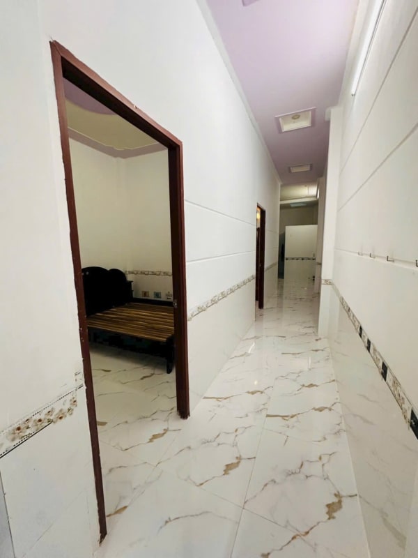 Cho thuê nhà 1 trệt 1 lầu hẻm LT 5-6 Nguyễn Văn Linh - 5,5 Triệu/Tháng