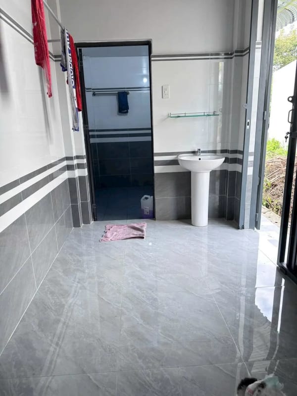 Cho thuê nhà mới 100% góc 2 mặt tiền KDC Bệnh viện Nhi Đồng, Long Tuyền - 7.5 Triệu/Tháng