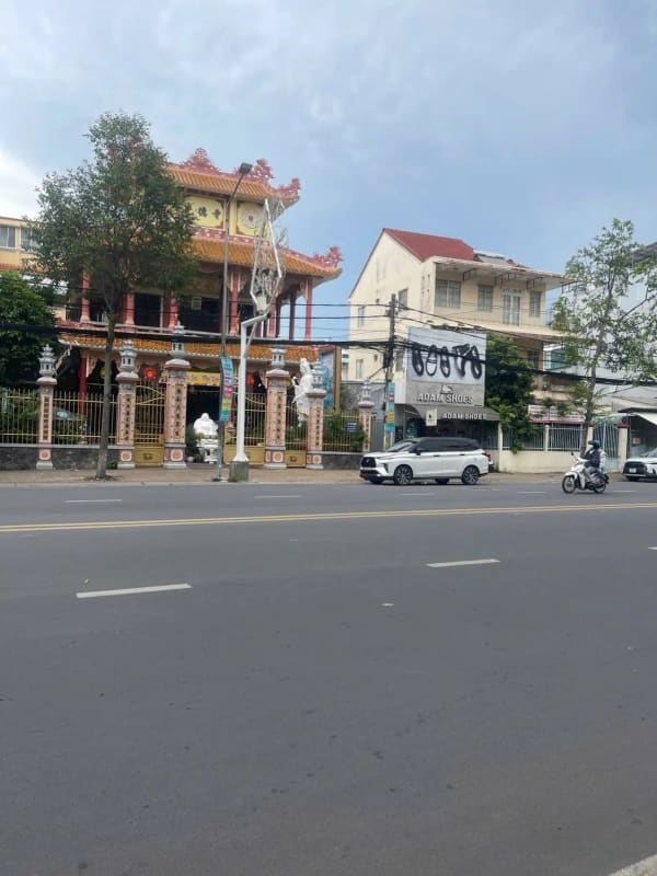 Bán nhà 1 trệt 3 lầu mặt tiền Mậu Thân - 200m² - 18 Tỷ