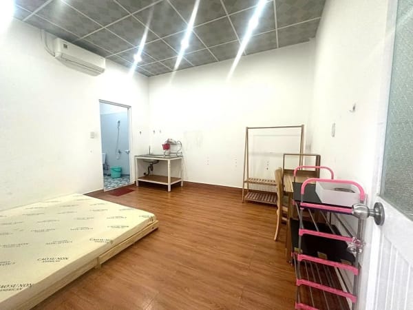 Cho thuê phòng trọ đường Nguyễn Trãi, gần Vincom Hùng Vương - 2.5 Triệu/Tháng