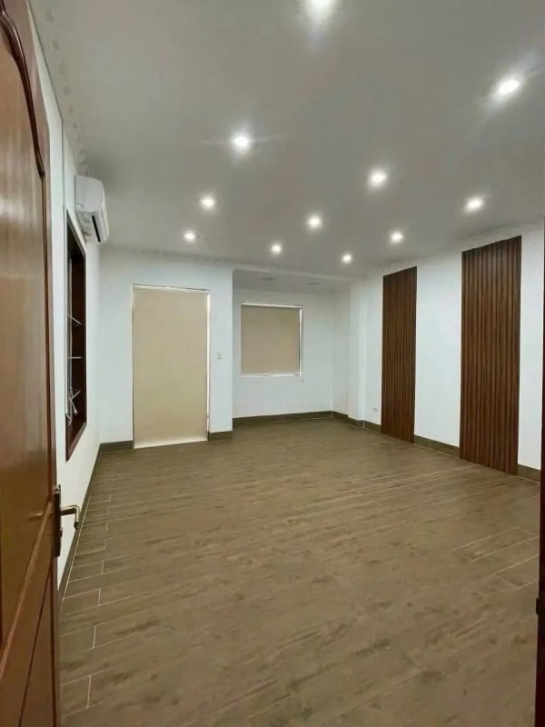 Cho thuê nhà 4 tầng mặt tiền Lý Thái Tổ, KDC Hưng Phú - 28 triệu/tháng